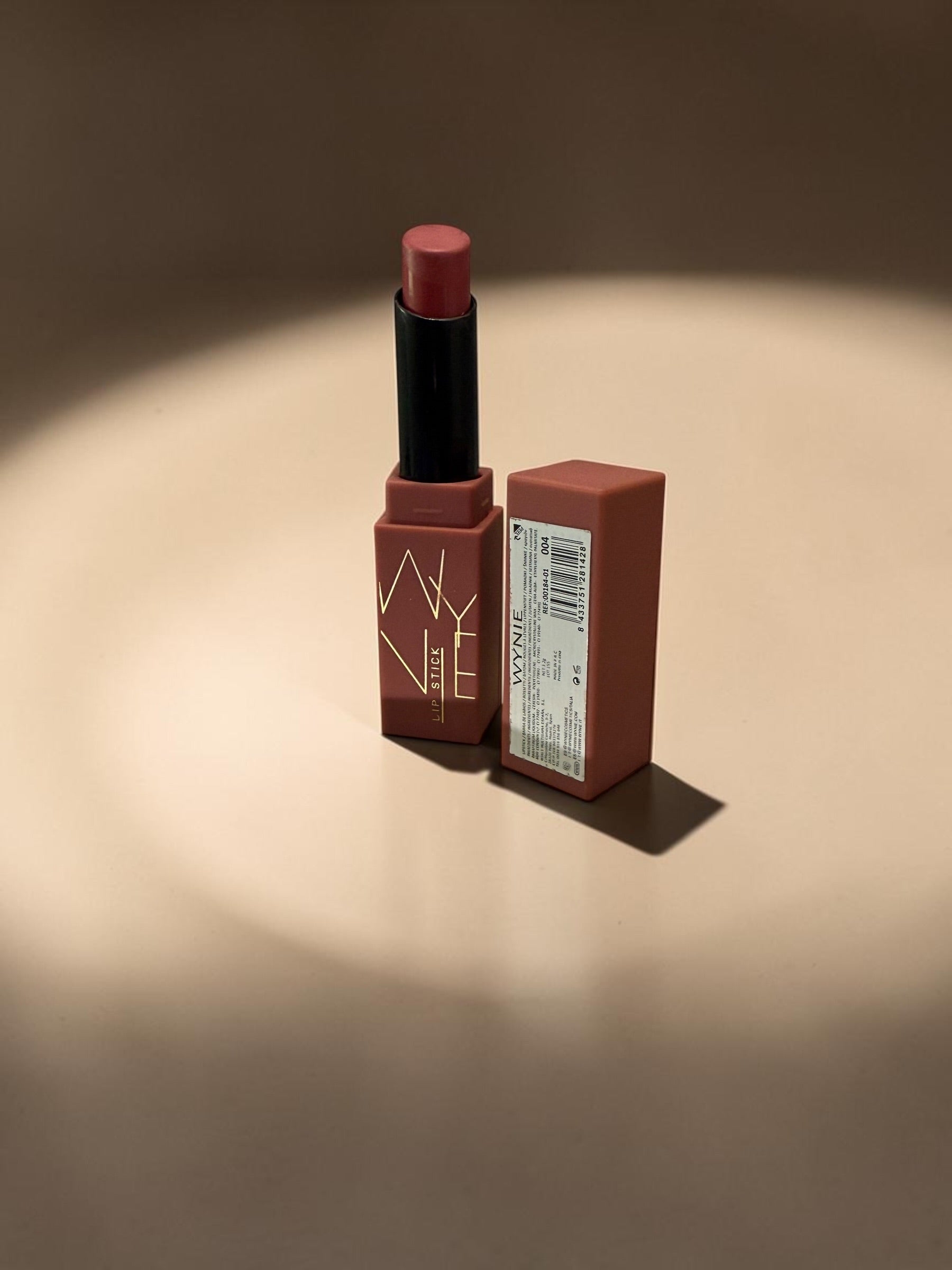 Wynie lipstick 06